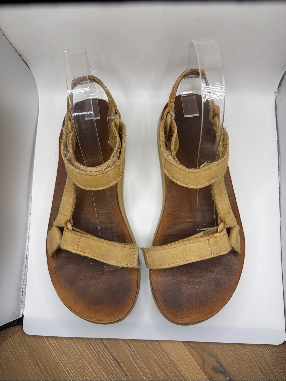 Women’s Teva Leather Sandals Size 7